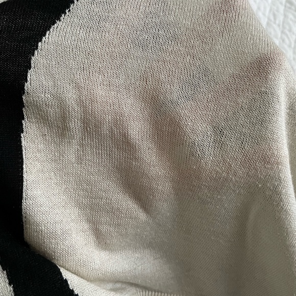 DKNY short sleeve silk and cashmere sweater size L - Picture 9 of 9